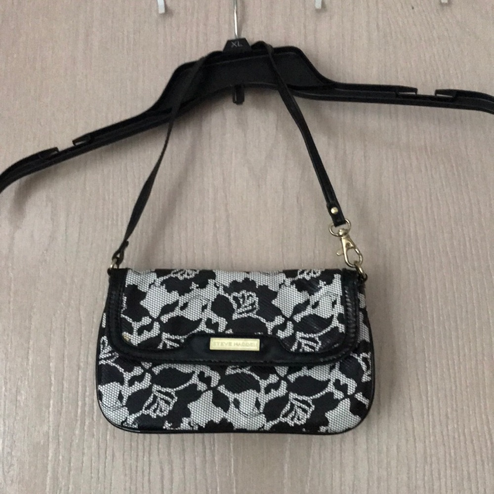 Cute flowered Steve Madden wristlet